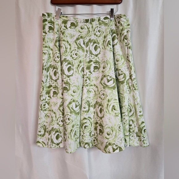 Hillary & Hanson Green Floral Fairy Full Skirt. Size 14 - Picture 1 of 7